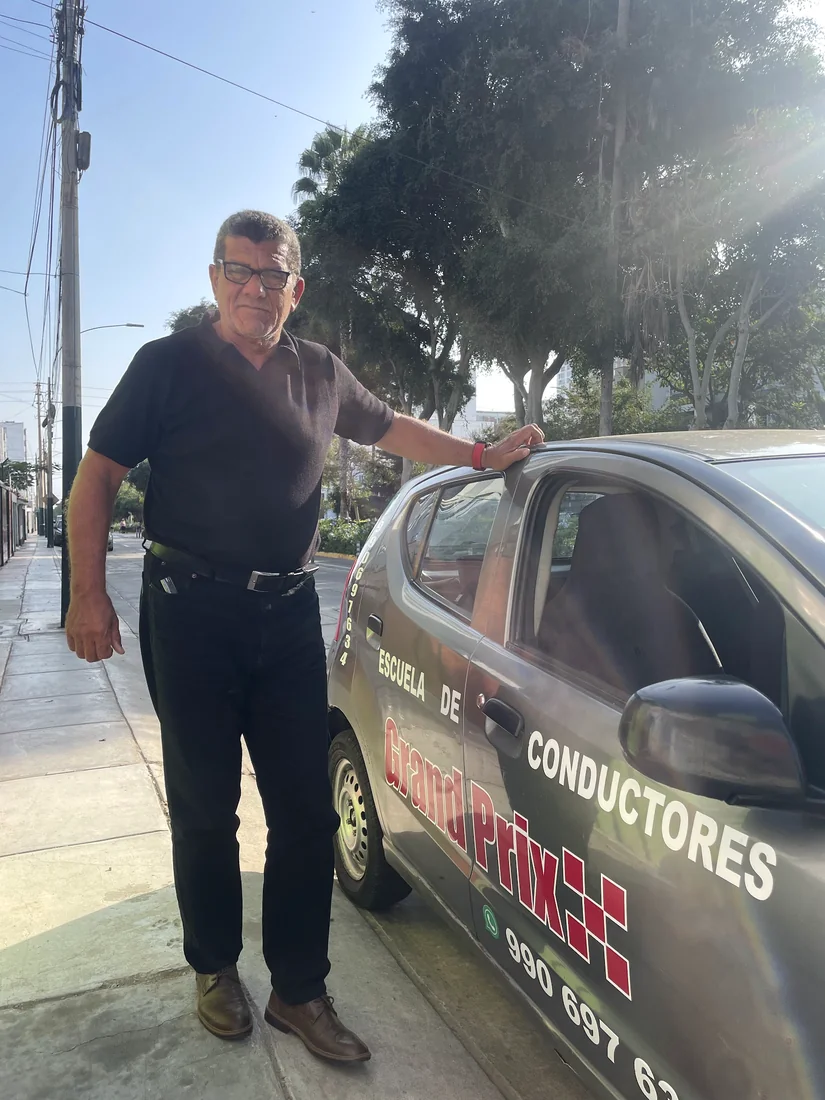 Instructor de Grand Prix listo para iniciar tu matrícula